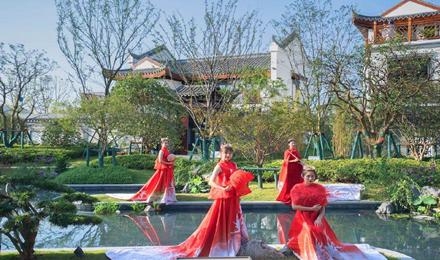 吉(ji)首(shou)·乹(gan)州(zhou)古城湘(xiang)西祕境(jing)項目展(zhan)示(shi)區(qū)(qu)園(yuan)林(lin)景觀工(gong)程(cheng)