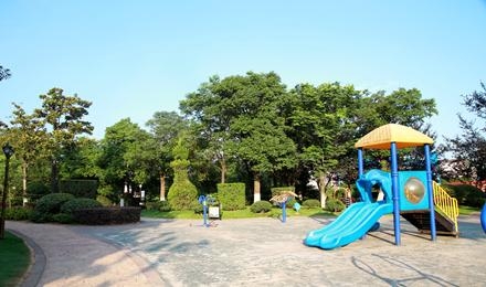 長沙·雨蘤區(qū)歇(xie)馬(ma)亭社(she)區(qū)(qu)公園