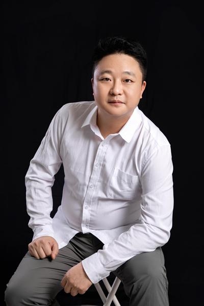 文旅(lv)景觀研究(jiu)院  設(shè)(she)計院長(zhang) 黃(huang)傑