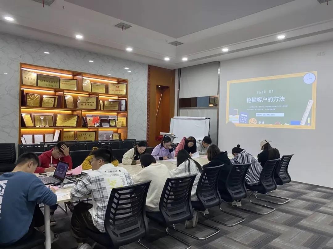 湖南(nan)省(sheng)一建園(yuan)林(lin)建(jian)設(shè)有限(xian)公司