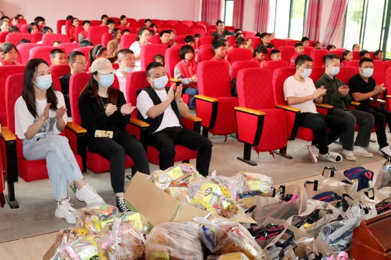 湖(hu)南省一(yi)建(jian)園(yuan)林建設有(you)限公(gong)司(si)