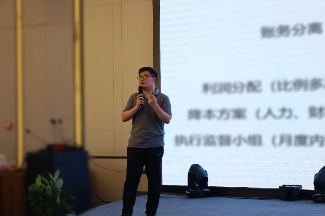 湖南(nan)省一(yi)建(jian)園(yuan)林建(jian)設(shè)有限(xian)公(gong)司(si)