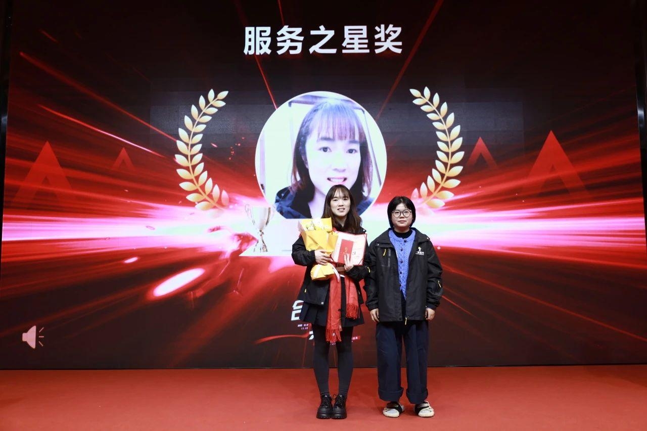 湖南(nan)省(sheng)一建園林(lin)建(jian)設(shè)(she)有限公(gong)司(si)