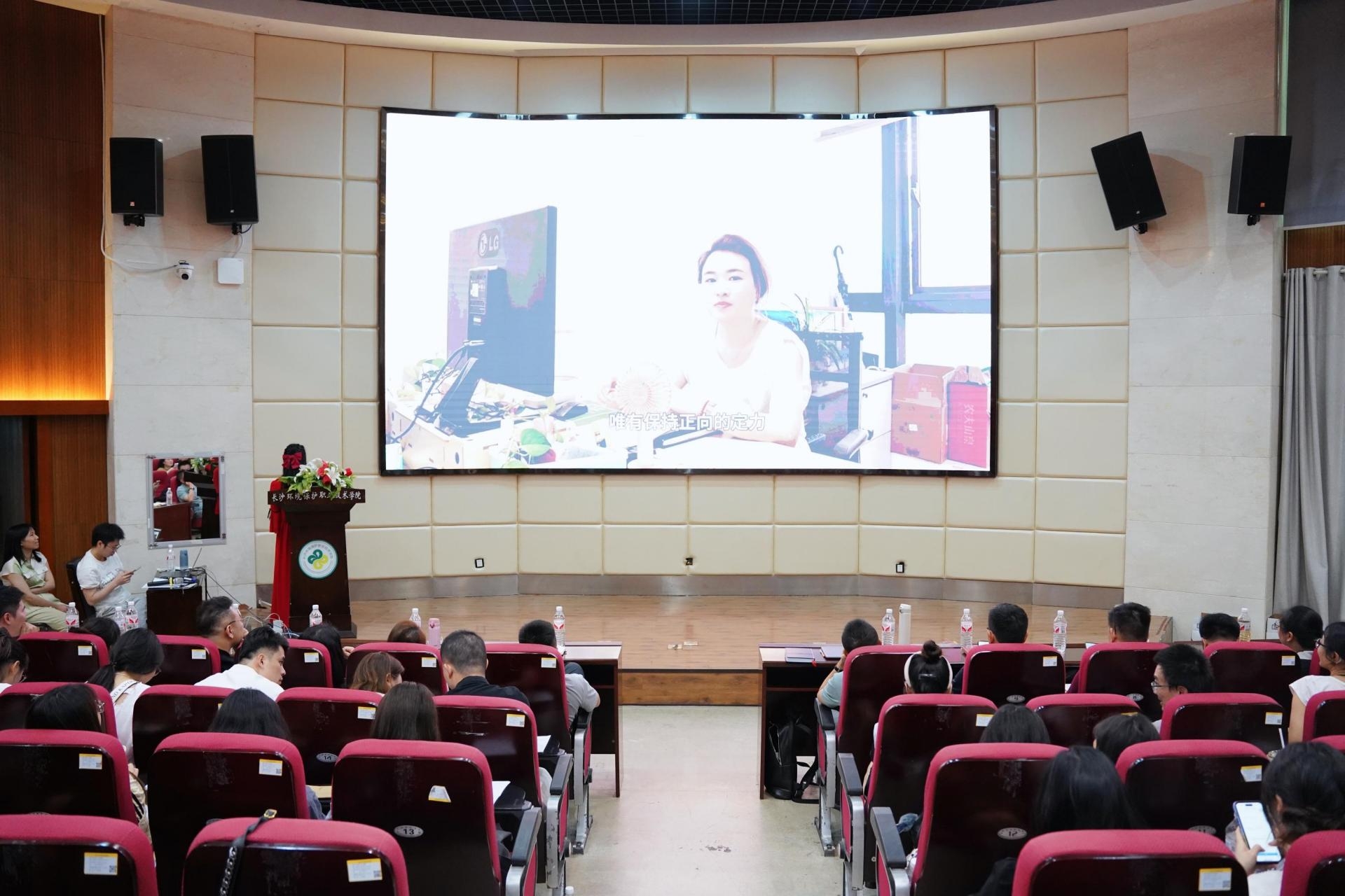 湖(hu)南(nan)省(sheng)一(yi)建園(yuan)林建(jian)設(shè)(she)有(you)限(xian)公司(si)