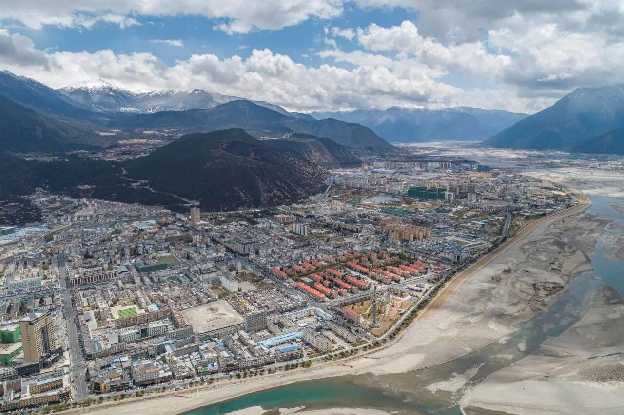 湖(hu)南(nan)省(sheng)一建園(yuan)林(lin)建設(shè)(she)有(you)限公司 湖南省(sheng)一建(jian)園林(lin)建設(shè)有限公司